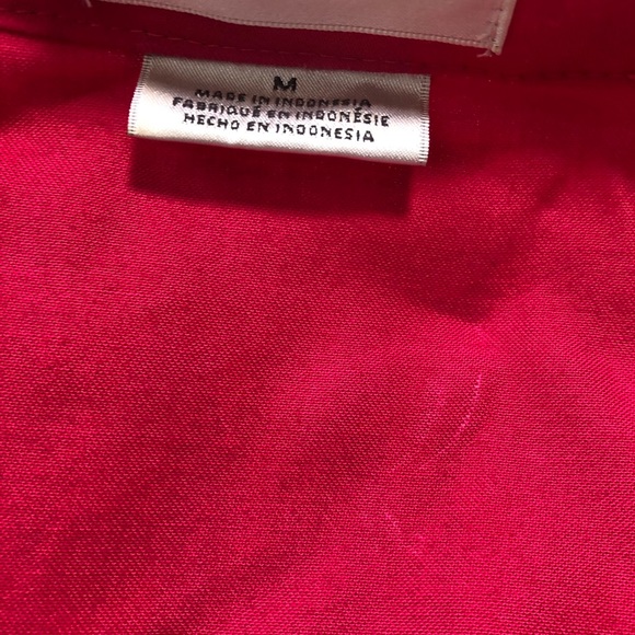 Van Heusen size Medium Fuchsia sleeveless blouse - Picture 2 of 2